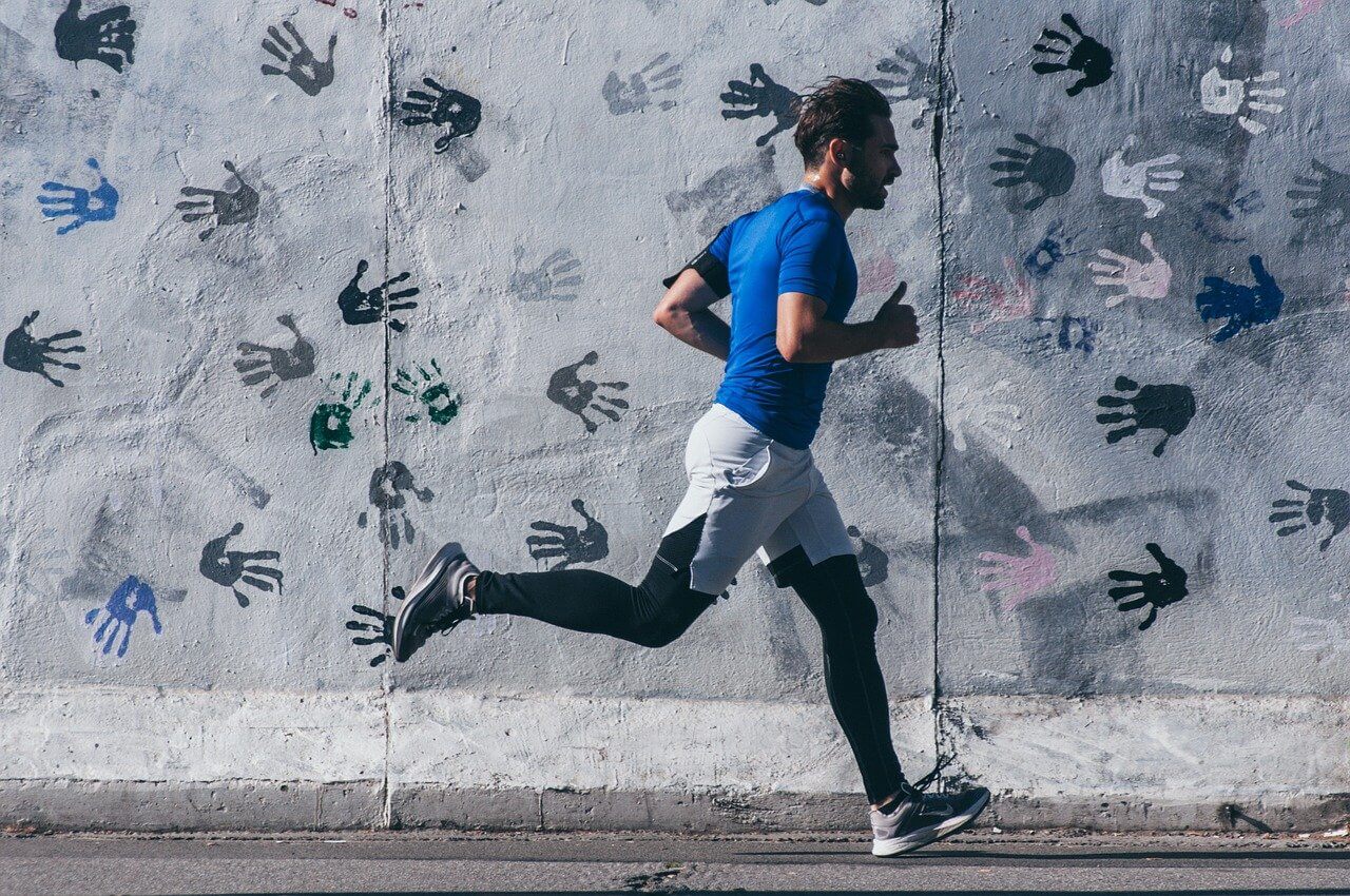 Homem praticando fartlek